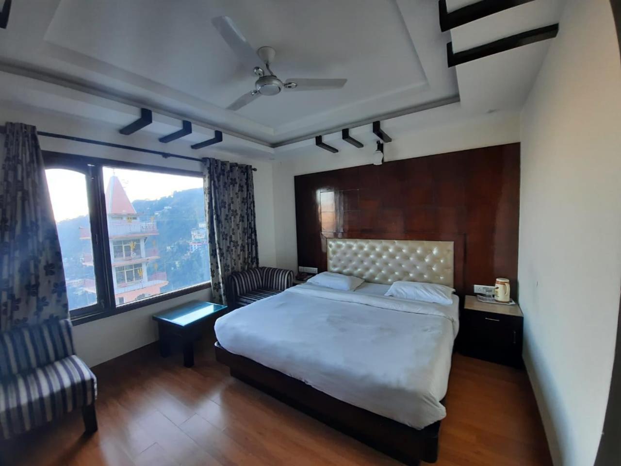 Basera Hotel 穆索里 外观 照片