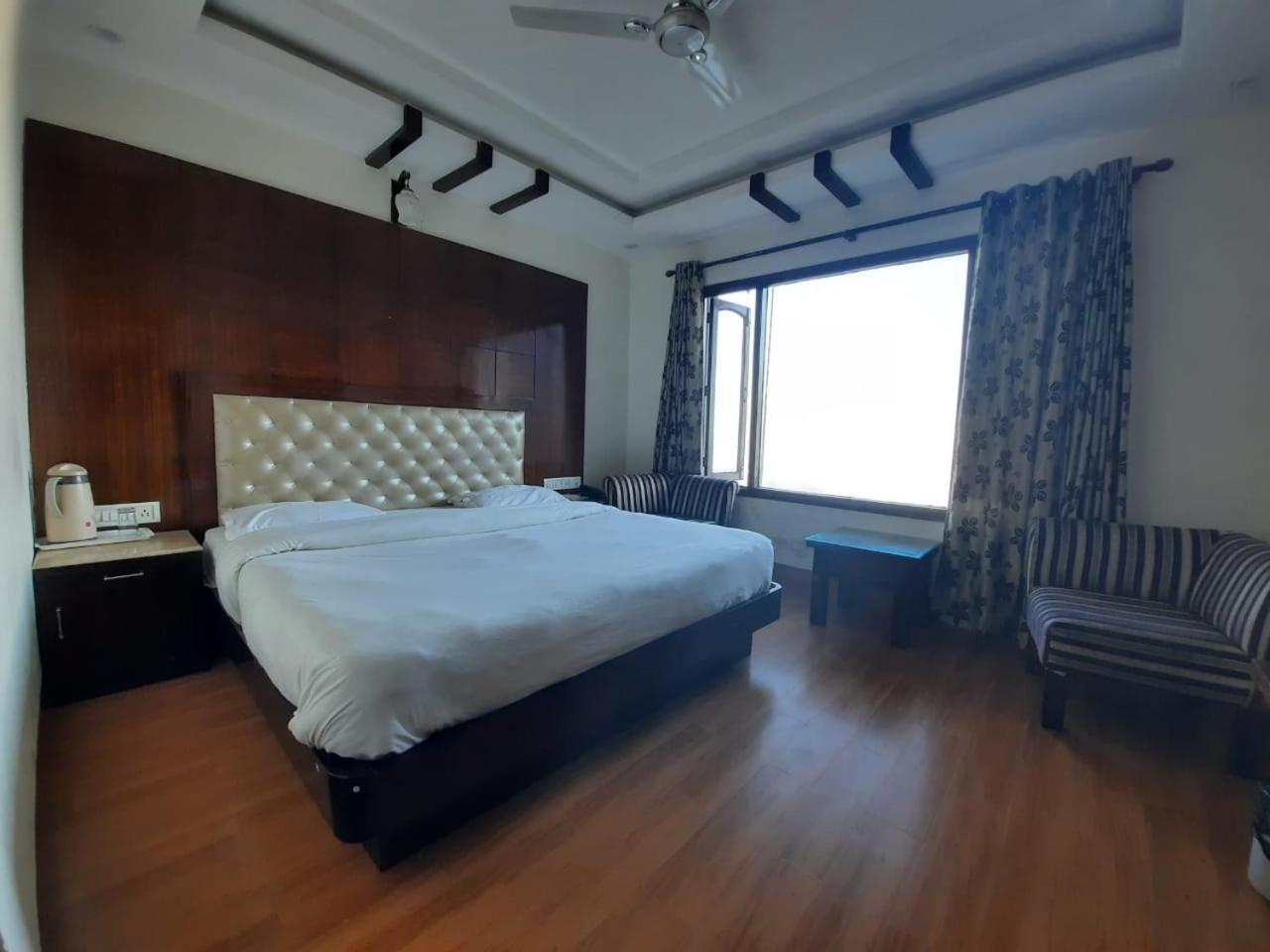 Basera Hotel 穆索里 外观 照片
