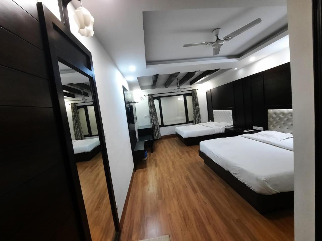 Basera Hotel 穆索里 外观 照片
