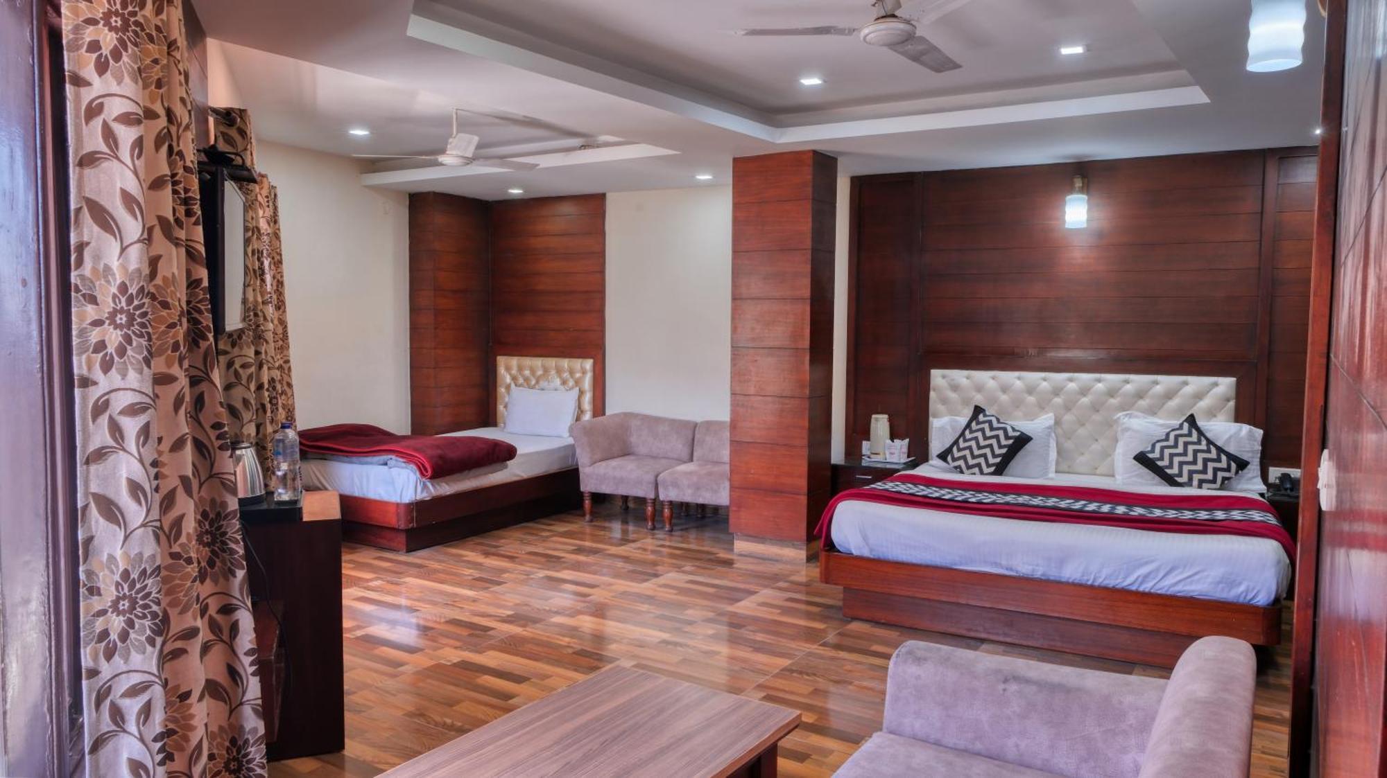 Basera Hotel 穆索里 外观 照片