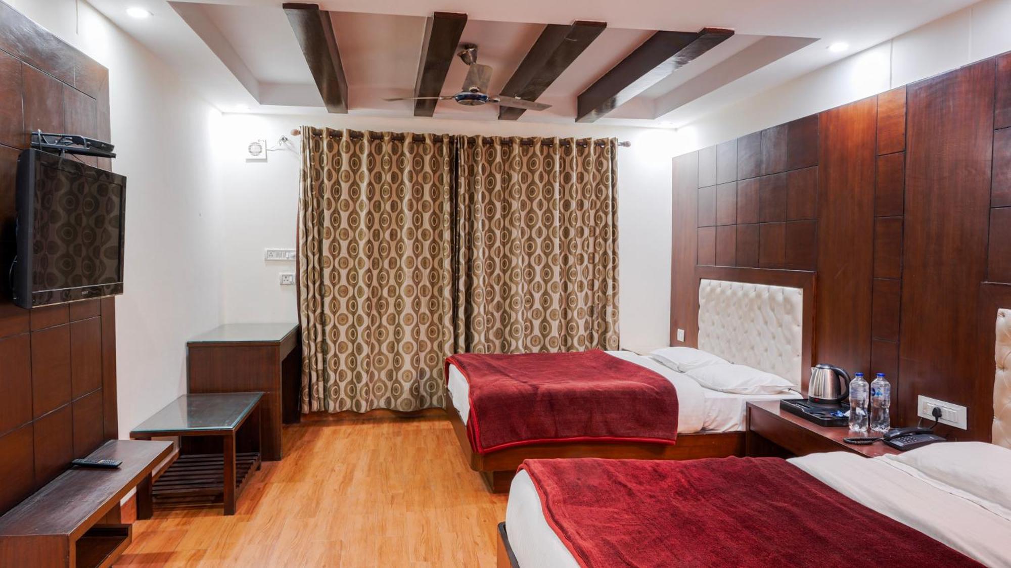 Basera Hotel 穆索里 外观 照片