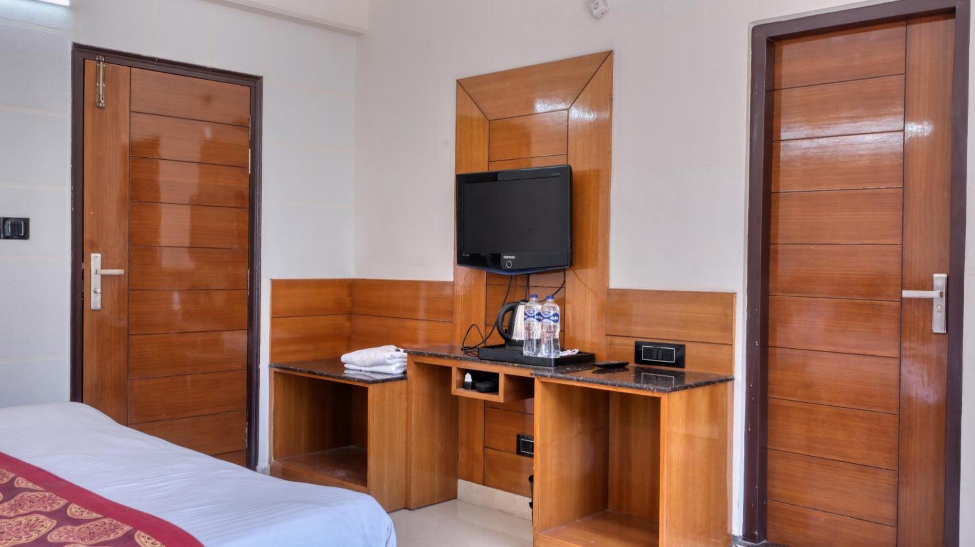 Basera Hotel 穆索里 外观 照片
