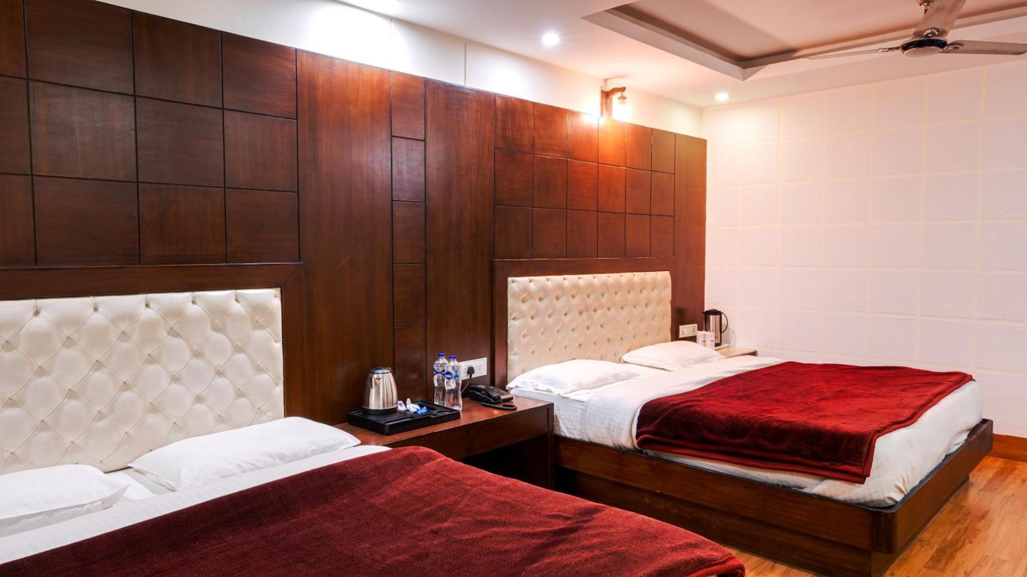Basera Hotel 穆索里 外观 照片