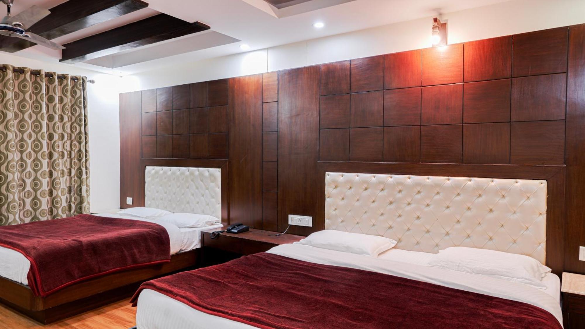 Basera Hotel 穆索里 外观 照片