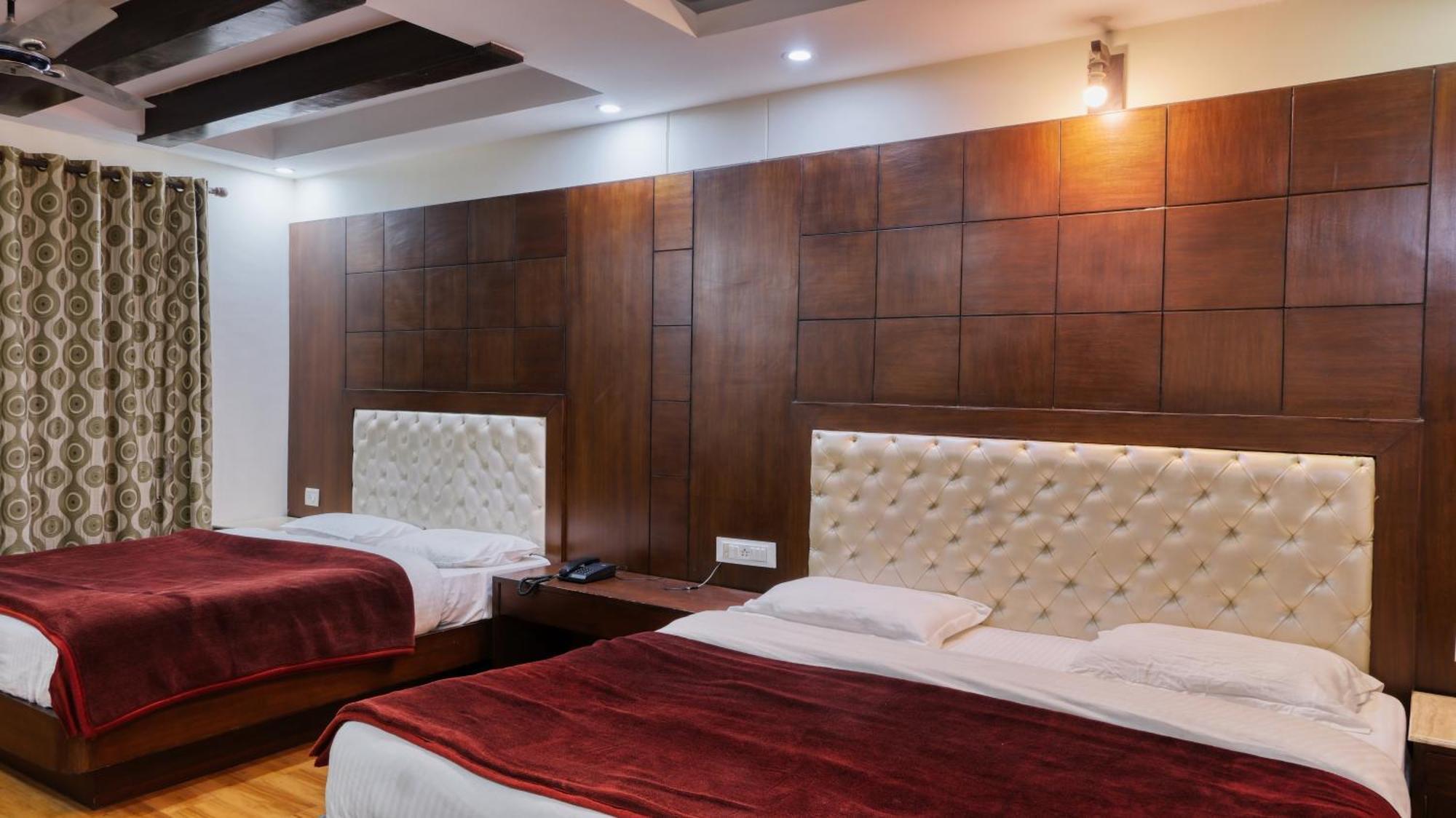 Basera Hotel 穆索里 外观 照片