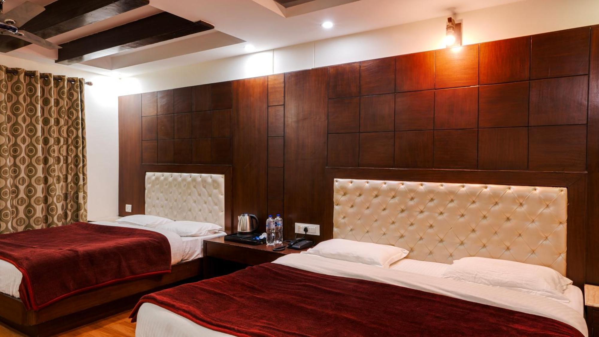 Basera Hotel 穆索里 外观 照片