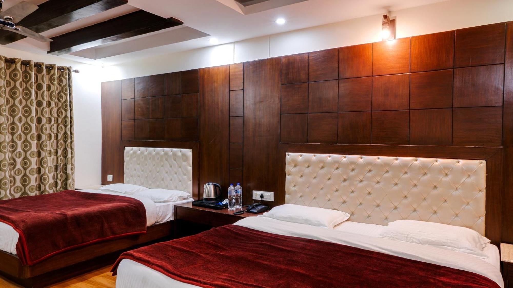 Basera Hotel 穆索里 外观 照片