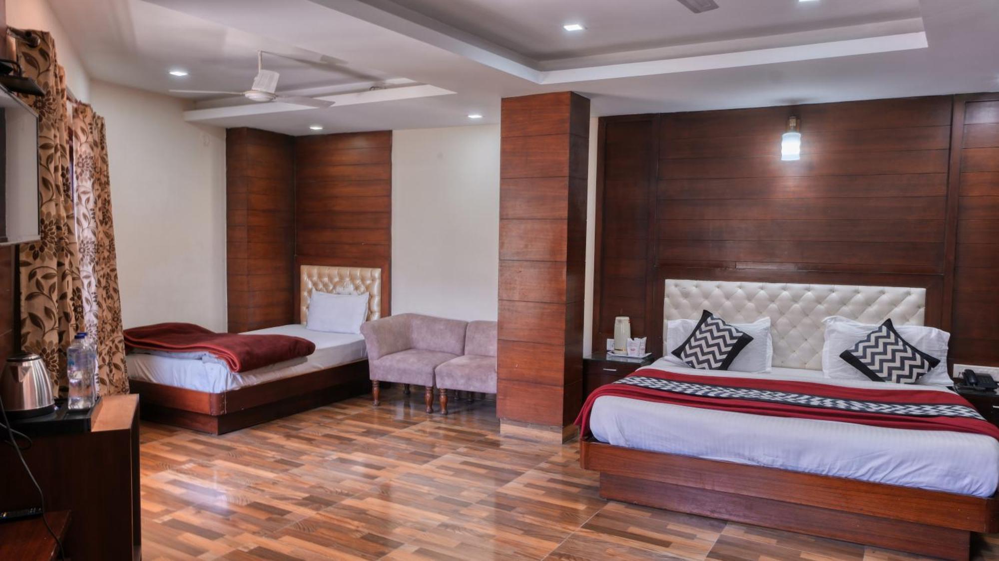 Basera Hotel 穆索里 外观 照片
