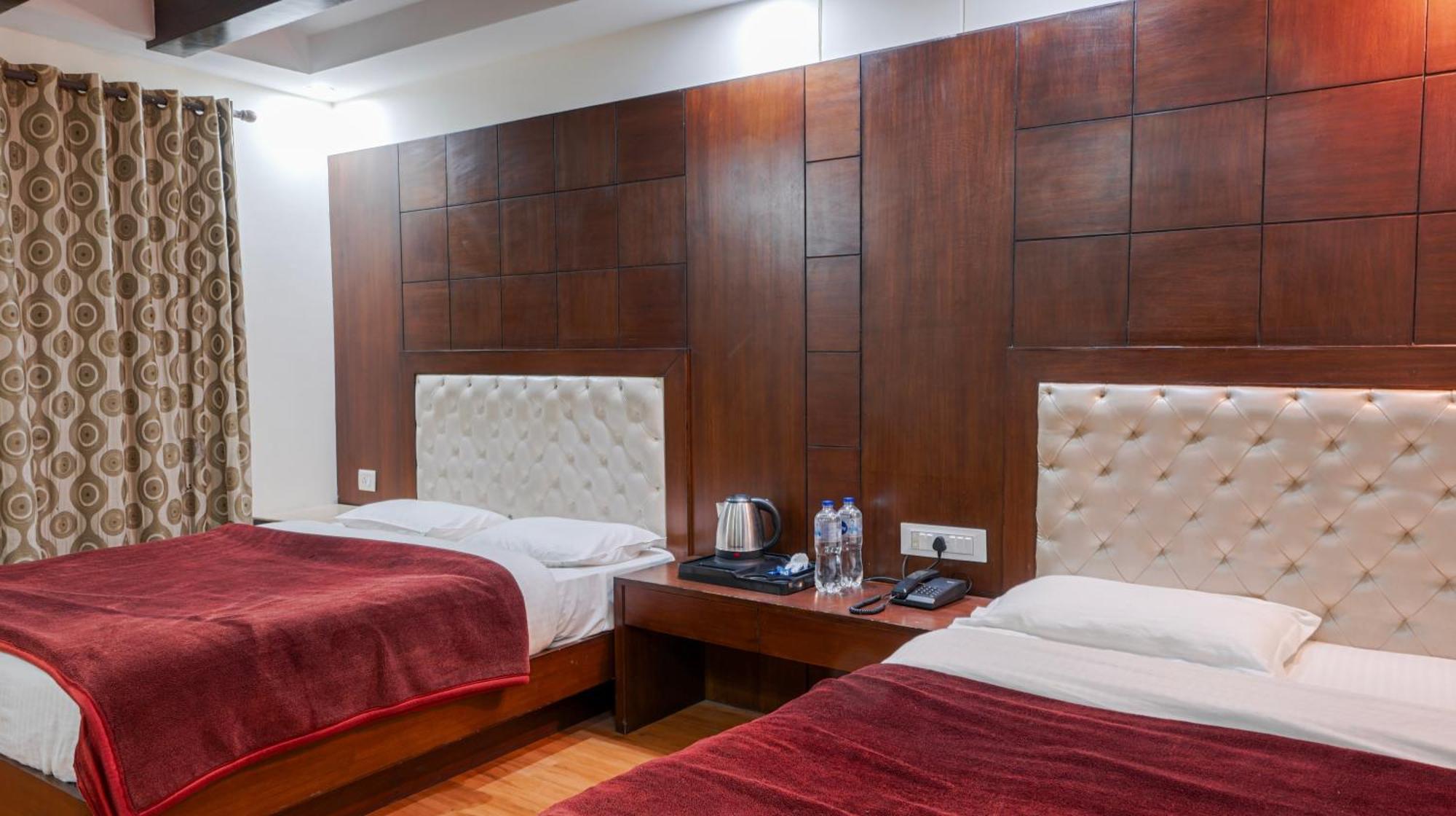 Basera Hotel 穆索里 外观 照片